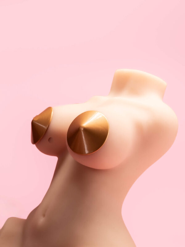 Breast Patch din Metal