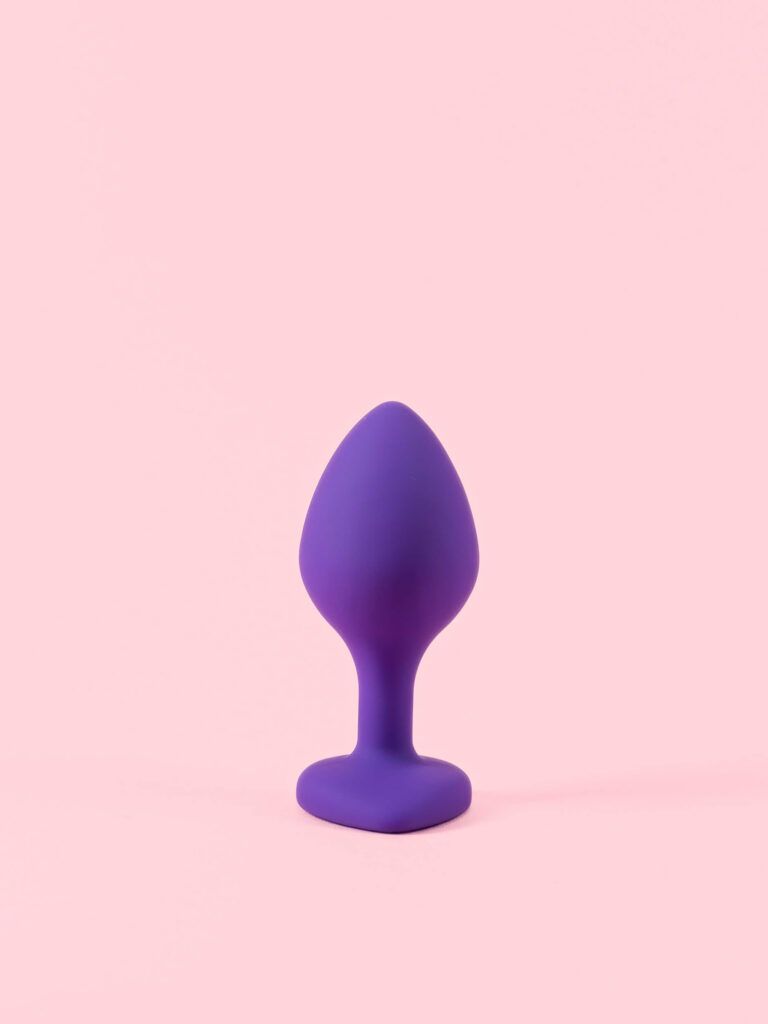 Butt Plug din Silicon Mov cu Inimă