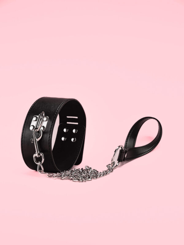 Choker Goth cu Inele si Lanturi