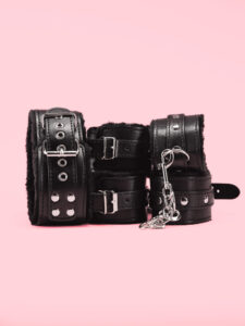 Set BDSM Catuse si Choker cu PUF
