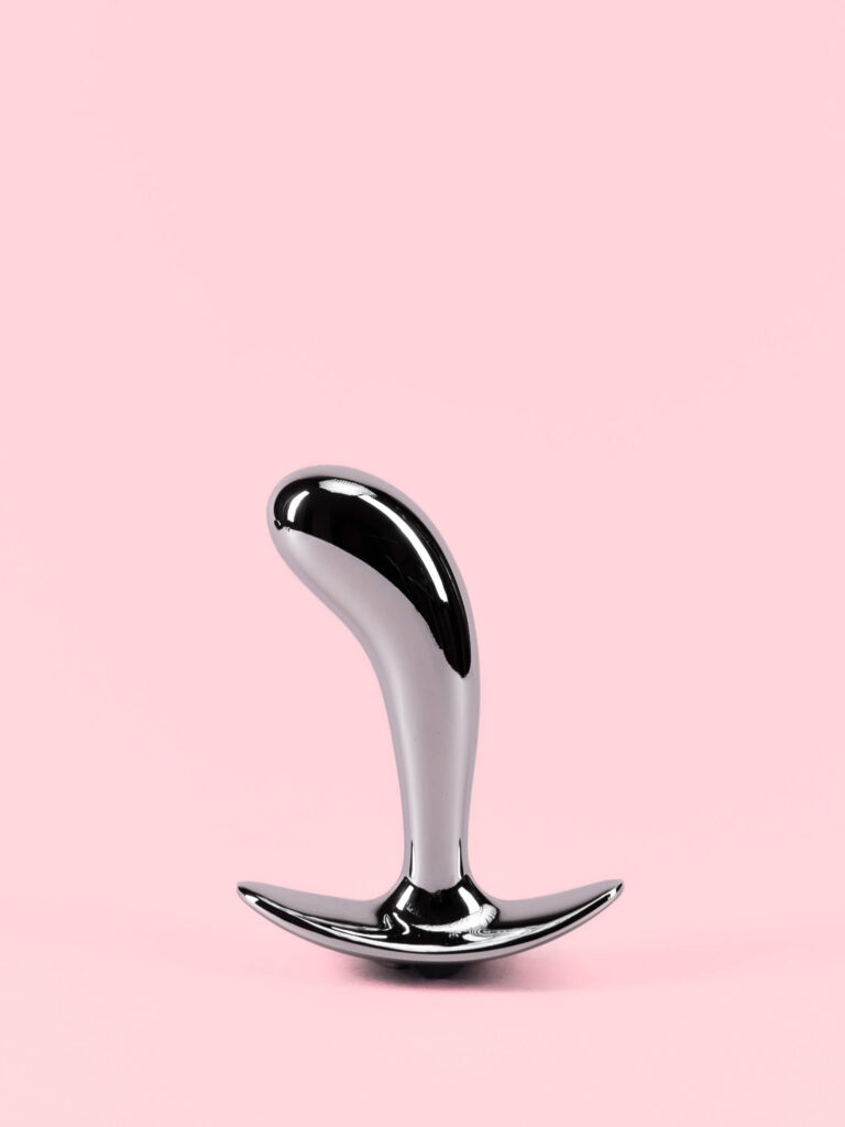 Butt Plug din Metal Curbat cu Opritor Ergonomic