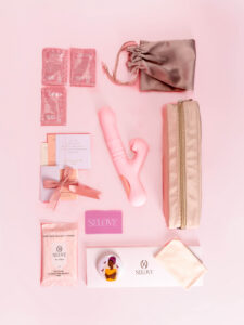 Come Play - Vibrator Dual Stimulare Clitoris & Punct G Glisant Cutie Cadou