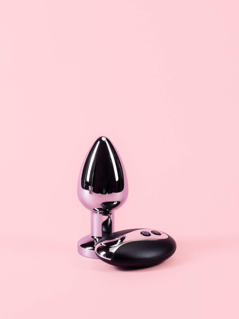 Butt Plug Vibrator din Metal cu Telecomandă - 3 Mărimi