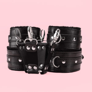Catuse cu Puf Maini si Picioare Hogtie